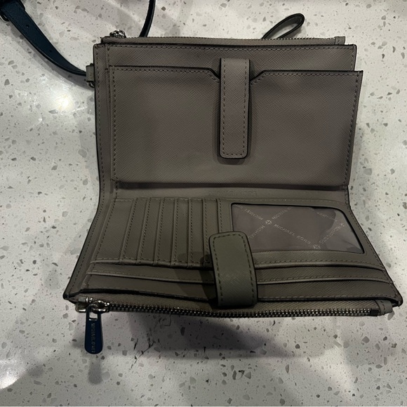 Michael Kohr’s wristlet - Picture 2 of 2